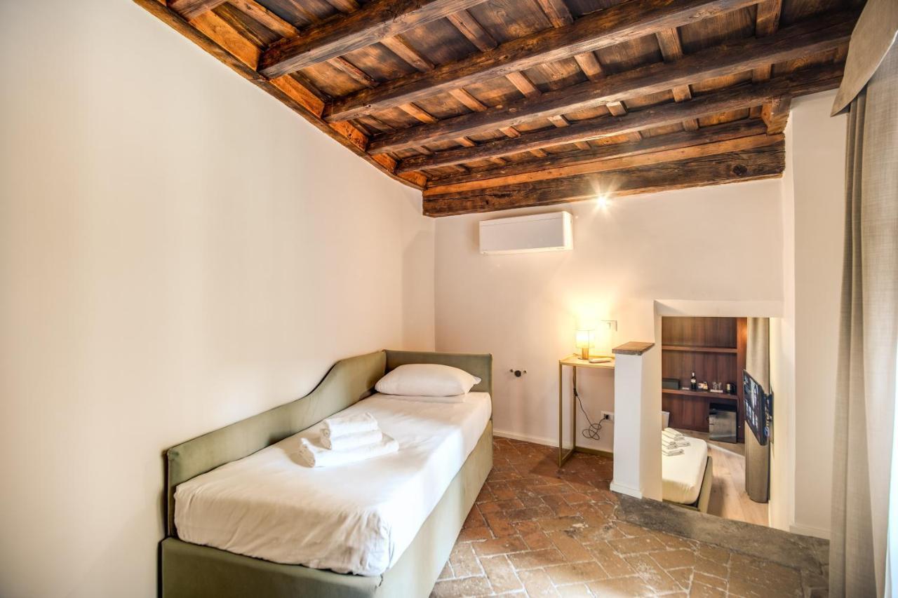 Capranica Private Suites روما المظهر الخارجي الصورة